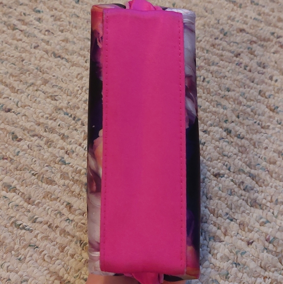 Ted Baler Cosmetic Case - Picture 4 of 5